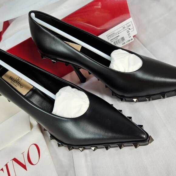 Valentino Garavani Women's Pointed Toe Rockstud Pumps - Picture 8 of 13